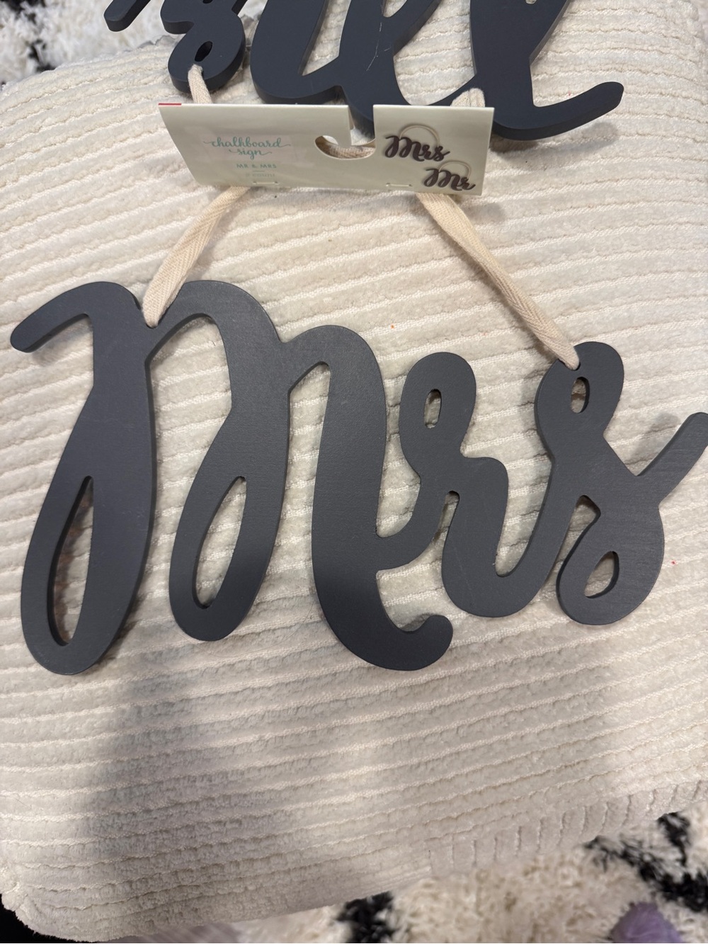 NWT Chalkboard Mr & Mrs Hanging Wedding Signs Set Black Wood Script - Picture 4 of 6